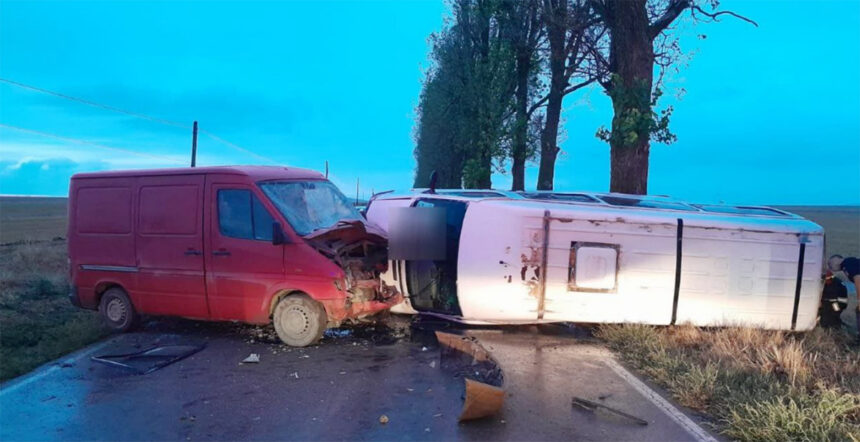video teribil accident de circulatie pe dj 222 langa agighiol doua autovehicule s au ciocnit frontal 68c3e36725e00