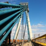 video un barbat s a urcat pe podul din agigea traficul rutier in zona ingreunat 68beb01a2e94e