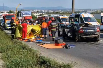 video un barbat si fiul sau de 14 ani au murit intr un accident grav langa baia mare masina lor a intrat intr un tir 68c1892327db8