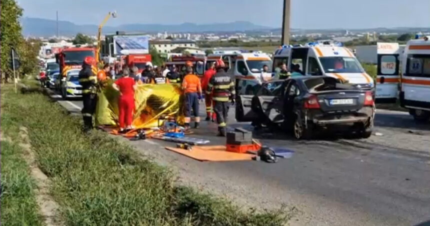video un barbat si fiul sau de 14 ani au murit intr un accident grav langa baia mare masina lor a intrat intr un tir 68c1892327db8