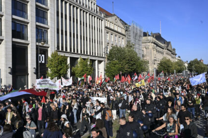 videofoto protest urias la berlin 50 000 de oameni au cerut oprirea razboiului din gaza manifestatii si la geneva stockholm 68d8d00a79fbb