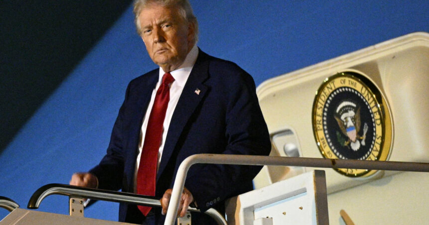 virati 20 de grade la dreapta imediat avionul lui trump risca sa se ciocneasca cu o alta aeronava in zborul spre marea britanie 68cbddf064e2a