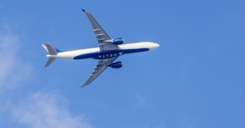zbor transformat in cosmar dupa ce pilotul s a imbolnavit pasagerii au fost nevoiti sa petreaca mai mult de 24 de ore in avion 68b68ebd69bcd