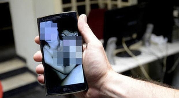 Mii de imagini cu conținut indecent: cazul tulceanului acuzat de pornografie infantilă se reîntoarce în fața instanței preliminare 1 a descarcat mii de imagini porno cu minori dosarul tulceanului acuzat de pornografie infantila revine in camera preliminara 68eed5e46eacc