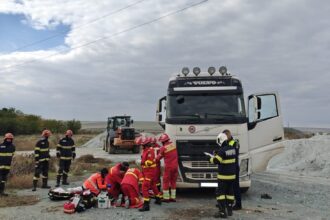 accident grav urmat de incendiu in satu nou soferul care a fost electrocutat se zbate intre viata si moarte 68f0ac740c091