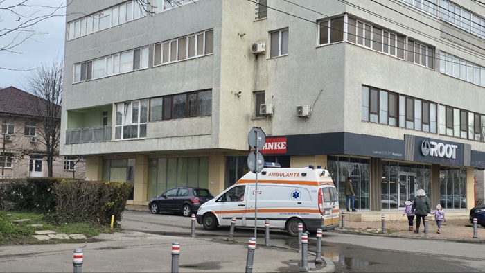Incident șocant în Eforie Nord: Un băiețel de 6 ani, victima unei trotinete electrice pe trecerea de pietoni 1 accident in eforie nord copil de 6 ani lovit pe trecerea de pietoni de o trotineta electrica 68f1fa960ab17
