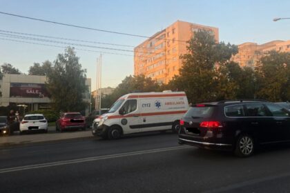 accident la ovidiu intre un scuter si un autoturism a fost chemata ambulanta 68f0a8f03e4e6