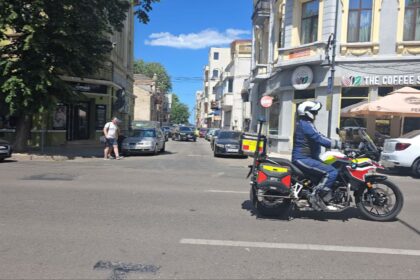 accident rutier pe strada mircea cel batran un pieton a fost lovit de masina 69048125364c6