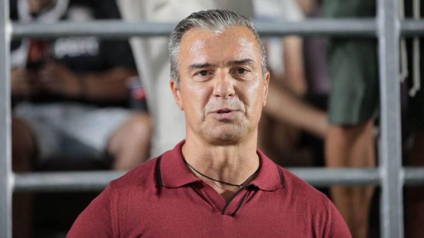 Analiză: Pancu, al șaselea antrenor în lupta de a desprinde CFR-ul de „marca” Petrescu. Statistici îngrijorătoare la debutul său în funcție 1 analiza pancu al saselea care incearca sa dezlipeasca cfr ul de eticheta petrescu statisticile care l sperie la start de mandat 6903739261a04