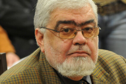 Andrei Pleșu analizează personalitățile lui Ilie Bolojan și Sorin Grindeanu: unii aduc noutăți în era postdecembristă, iar ceilalți practică o abordare „tactică” energică 4 andrei plesu despre ilie bolojan si sorin grindeanu unul e o premiera post decembritsa celalalt lucreaza cu o topaiala tactica 6903c35e7f950