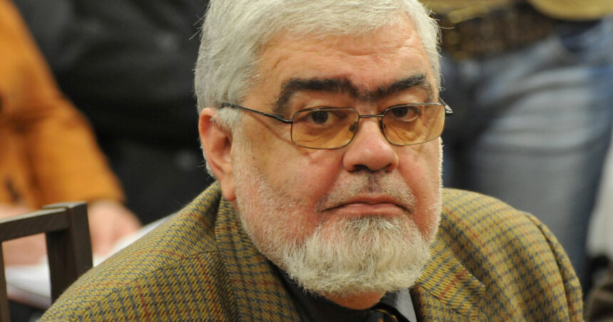 Andrei Pleșu analizează personalitățile lui Ilie Bolojan și Sorin Grindeanu: unii aduc noutăți în era postdecembristă, iar ceilalți practică o abordare „tactică” energică 1 andrei plesu despre ilie bolojan si sorin grindeanu unul e o premiera post decembritsa celalalt lucreaza cu o topaiala tactica 6903c35e7f950