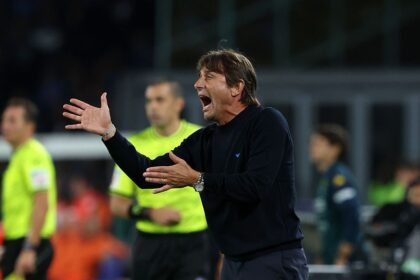 antonio conte a rabufnit dupa umilinta administrata de dennis man napoli nu e de luat la misto cineva arunca fum 68f87abbbde01