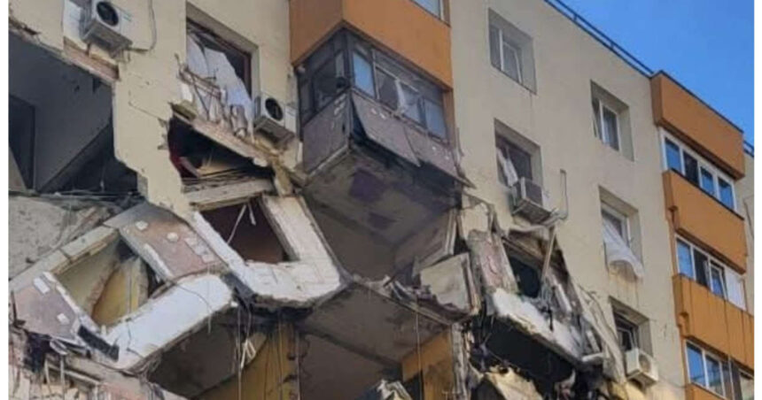 Arafat lansează un avertisment pentru locatari în urma exploziei din Rahova: „Evitați să pătrundeți în clădire!” 1 arafat avertisment pentru locatari dupa explozia din rahova sa nu riste sa intre in bloc 68f20a3a745b3