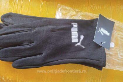 articole de sezon susceptibile a fi contrafacute in valoare de aproximativ 14 milioane lei confiscate de politistii de frontiera din cadrul garzii de coasta 68de4397503a2
