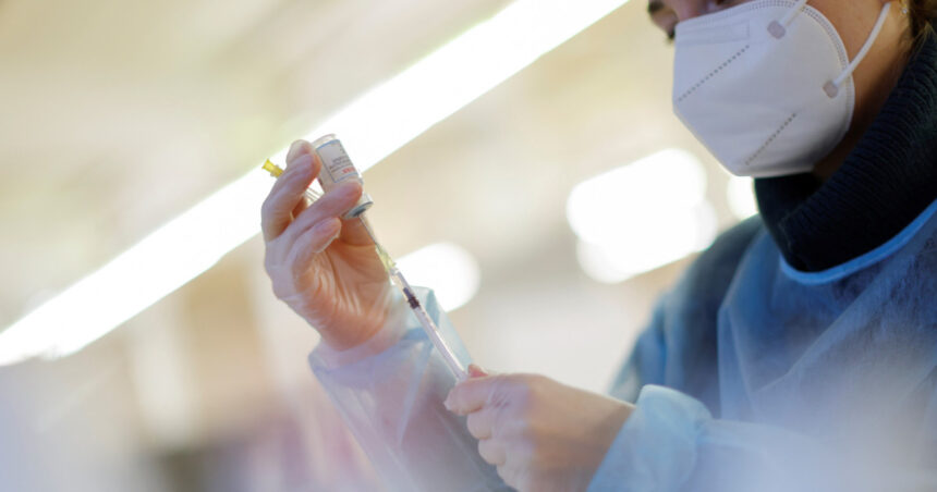 Asistentă medicală din Gorj, pedepsește cu 7 ani de detenție pentru vaccinări false pe bani 1 asistenta medicala din gorj condamnata la 7 ani de inchisoare pentru vaccinari fictive contra cost 68f2508cc0fc4