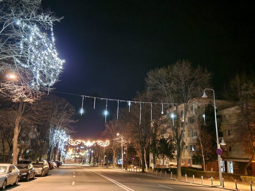 Orașele din România investesc în strălucirea Crăciunului, chiar și în vremuri de austeritate: sumele alocate pentru luminițe sunt impresionante! 1 bugete generoase pentru luminitele de craciun in plina austeritate cat platesc orasele din romania 68eee6e5f40b8