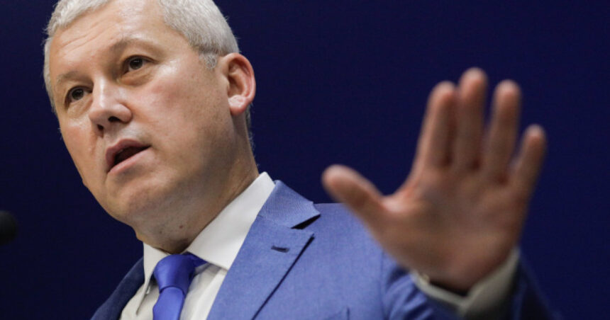 Cătălin Predoiu promite că toți angajații vor păstra locurile de muncă după restructurarea MAI 1 catalin predoiu da asigurari ca niciun angajat nu va ramane fara loc de munca dupa reorganizarea mai 68f923cea3f59