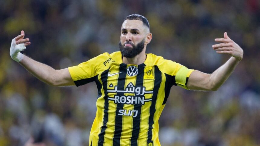 O revenire spectaculoasă! Karim Benzema se pregătește să strălucească din nou în Europa, alăturându-se unui club de top din Europa League. 1 ce revenire karim benzema isi pregateste intoarcerea in europa la un club puternic din europa league 68ef6a6889b91