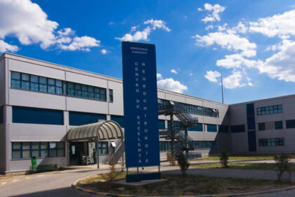 Doi medici de la Spitalul „Bagdasar-Arseni”, cercetați pentru neglijență fatală, au fost supuși măsurii de control judiciar 4 cei doi medici de la spitalul bagdasar arseni suspectati de ucidere din culpa au fost plasati sub control judiciar 6903973221fe4