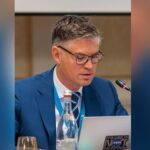 Colegiul Medicilor Stomatologi din România a introdus MyCMSR, o soluție inovatoare pentru a facilita interacțiunea dintre medici și instituție. Descoperă data lansării! 2 colegiul medicilor stomatologi din romania a lansat mycmsr o platforma menita sa simplice relatia dintre medici si colegiu iata de cand este disponibila 68ee308639551