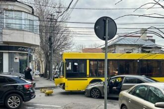 constanta accident pe i c bratianu intre un autobuz si un autoturism 68dd1adea3a1e