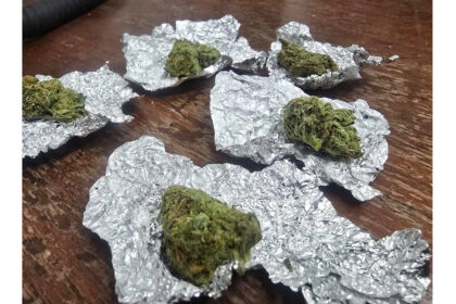 constanta tanar prins de jandarmi la miezul noptii cu buzunarele pline de droguri 68f88764e416e