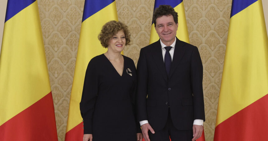 Întâlnirea surprinzătoare dintre vicepremierul Oana Gheorghiu și Nicușor Dan: „Un tip deosebit, plin de umor și energie” 1 cum l a cunoscut vicepremierul oana gheorghiu pe nicusor dan e un tip foarte de gasca special si cu un umor fabulos lumea nu stie 69048ab2a55a1