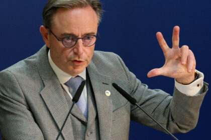 de ce a blocat premierul belgiei planul nebunesc al ue de a da un imprumut ucrainei de 140 de miliarde de euro din activele rusesti 68fb6b6ecffbb