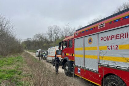 descoperire socanta in padure doi tineri au fost gasiti impuscati intr un automobil 68f9e37f0cb9d
