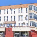 Dialog inspirator la Colegiul Național de Arte Regina Maria: Adrian Cioroianu împărtășește cunoștințe de istorie și civism cu elevii 2 dezbatere educativa la colegiul national de arte regina maria elevii primesc lectii de istorie si civism de la adrian cioroianu 68ee5ded516c3