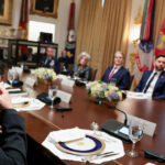 Donald Trump a avut o intervenție neîntreruptă în dialogul cu Zelenski, exprimându-și nemulțumirea că n-a fost recompensat cu Premiul Nobel pentru Pace. 2 donald trump a vorbit in continuu in intalnirea cu zelenski si s a plans ca nu a primit premiul nobel pentru pace 68f7298eaf7cc
