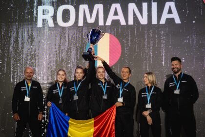eliza samara si elena zaharia vicecampioane europene cu echipa romaniei la tenis de masa 68f75defc591f