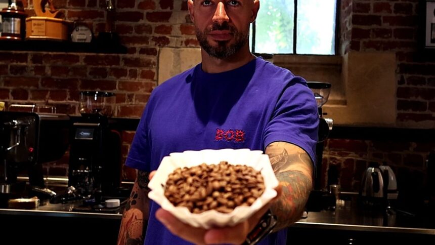 „Cel mai talentat barista din România: „Naționala merită să ajungă la Mondiale pentru a savura cafeaua în Mexic” 1 exclusiv cel mai bun barista din romania merita ca nationala sa se califice la mondial doar ca sa si bea cafeaua in mexic 68ef97f7d9521