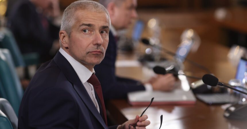 Marinescu: „Nu avem date despre o posibilă sosire a lui Horațiu Potra în România astăzi; procesul ar putea dura câteva luni” 1 exclusiv marinescu nu avem informatii ca astazi ar urma sa soseasca horatiu potra in romania procedura ar putea dura cateva luni 690326bb1f353