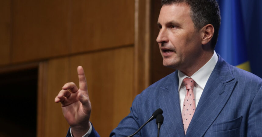 Tanczos Barna: „Bolojan trebuie să rămână la conducere; nu avem nevoie de o criză politică!” 1 exclusiv tanczos barna nicidecum bolojan nu trebuie sa isi dea demisia nu ne permitem luxul unei crize politice 68f76c220447f