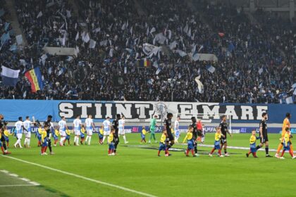 fanii craiovei musca din mirel radoi dupa egalul cu noah ai curaj sa faci asta sau nu 68fb2bc14fe49