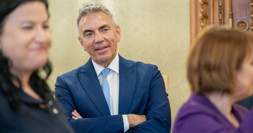 Dragoș Anastasiu, fost vicepremier, o caracterizează pe Oana Gheorghiu: „O luptă care o intimidează” 1 fostul vicepremier dragos anastasiu despre oana gheorghiu e o competitie care ii sperie 6903c12bb6836