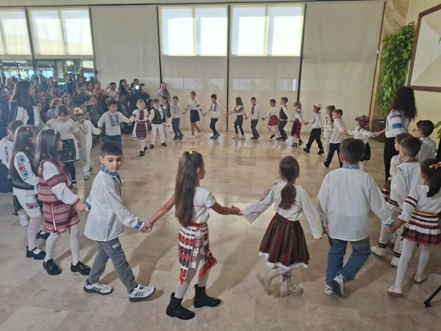 Elevii de la Școala Gimnazială Mihai Eminescu din Costinești au sărbătorit diversitatea culturală a Dobrogei 1 foto elevii de la scoala gimnaziala mihai eminescu din costinesti au celebrat multiculturalitatea dobrogei 68f23d3c03aa8