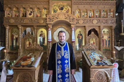 foto hrana pentru suflet vasile bobaru preotul paroh al bisericii din topraisar despre credinta daruire si comunitate casa domnului nu inseamna doar ziduri ci inimile celor care o formeaza 68fafcd08e979