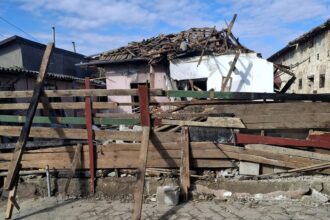 foto o familie din medgidia lasata fara casa in prag de iarna un incendiu devastator le a mistuit locuinta proprietarii au suferit arsuri orice ajutor conteaza 68ee3ad14b641