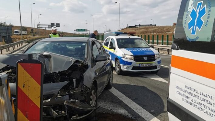 Accident pe Autostrada A4: O mașină a lovit parapetul la ieșire 1 foto o masina a intrat in parapet la iesirea de pe autostrada a4 68dd28e8d3f33