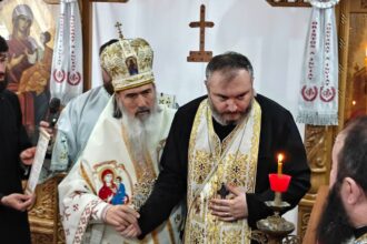 foto profesorul marian bostan de la seminarul teologic sfantul cuvios dionisie exiguul din constanta hirotesit iconom stavrofor 68f1127e41a23