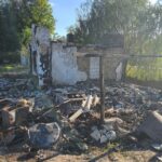 Fă o faptă nobilă! O bunică și nepoții ei din Băneasa se confruntă cu dificultăți după ce locuința le-a fost distrusă de un incendiu. 2 foto si tu poti face o fapta buna o bunica si cei doi nepoti ai sai din baneasa locuiesc intr un adapost improvizat dupa ce casa le a fost mistuita de flacari 68dd5a399b6af