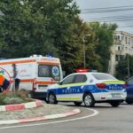 Accident pe bulevardul Aurel Vlaicu din Constanța: coliziune între un autoturism și un scuter în sensul giratoriu de la Anda, cu trafic îngreunat 2 foto video constanta accident pe bulevardul aurel vlaicu in sensul giratoriu de la anda intre un autoturism si un scuter traficul se desfasoara cu dificultate 68ee4559a4036