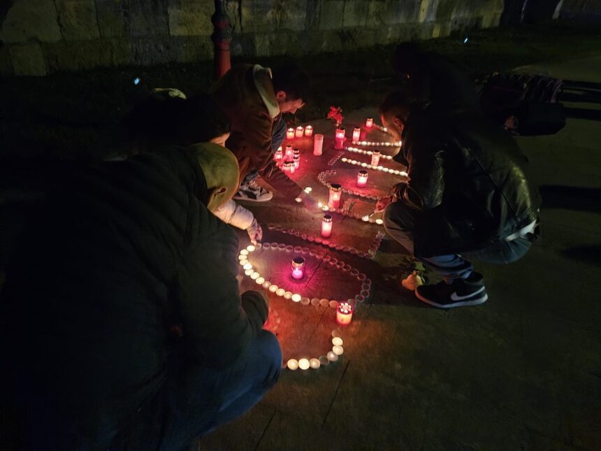 10 ani de la tragicul incendiu din clubul Colectiv: ceremonie de comemorare la Constanța 1 foto video mars de comemorare la constanta la 10 ani de la incendiul din clubul colectiv 69039945b2c38