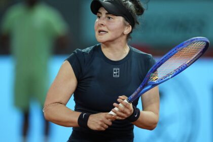 galerie foto reactia biancai andreescu dupa ce a vazut infrangerile suferite de cirstea si cristian la osaka 68f77a3ef40f8