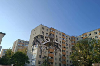 galerie fotovideo explozie puternica intr un bloc din rahova in bucuresti doi morti si zeci de persoane ranite au fost activate planurile rosu si alb 68f1fb0b7c973