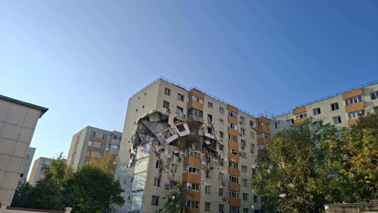 Tragedie în Rahova: O explozie devastatoare într-un bloc din București a lăsat doi decedați și zeci de răniți. Planurile Roșu și Alb au fost activate. 1 galerie fotovideo explozie puternica intr un bloc din rahova in bucuresti doi morti si zeci de persoane ranite au fost activate planurile rosu si alb 68f1fb0b7c973