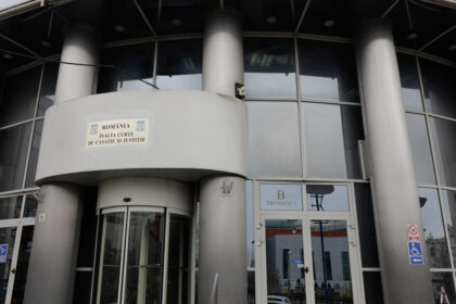 inalta curte decide joi daca sesiseaza curtea constitutionala privind legea pensiilor private modificata de parlament 68efcd2f69ffe