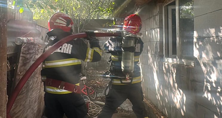 Flăcări devastatoare într-o casă din Tulcea 1 incendiu la o locuinta din municipiul tulcea 68dd28e5041ed
